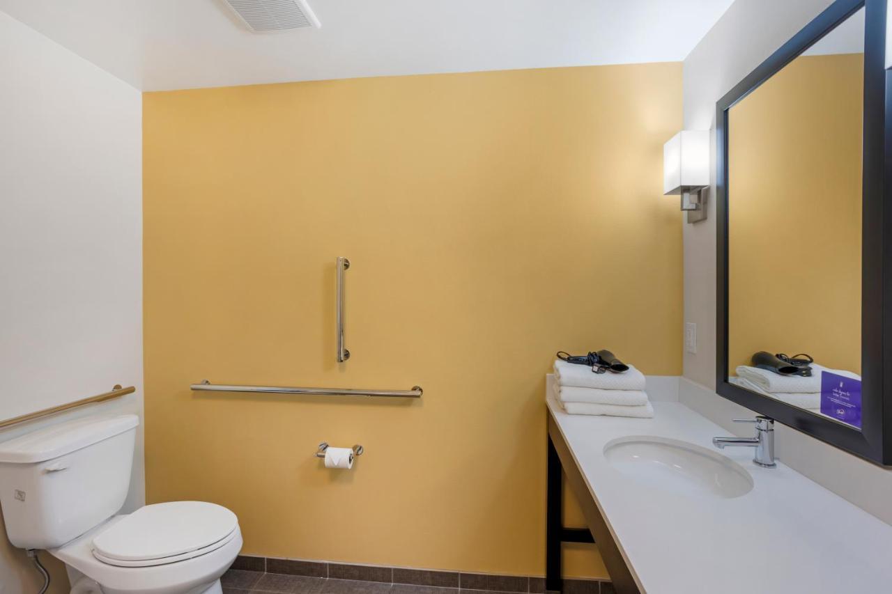 Sleep Inn North - Central Йорк Экстерьер фото